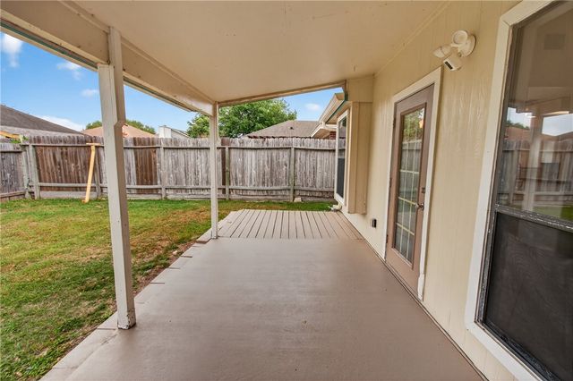 8001 Rock Crest Dr, Corpus Christi, TX 78414