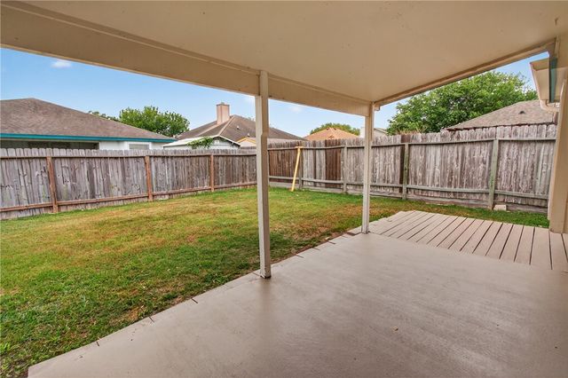 8001 Rock Crest Dr, Corpus Christi, TX 78414