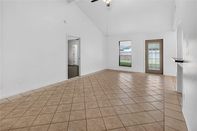 8001 Rock Crest Dr, Corpus Christi, TX 78414