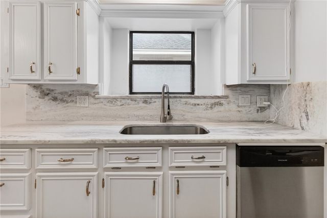 8001 Rock Crest Dr, Corpus Christi, TX 78414