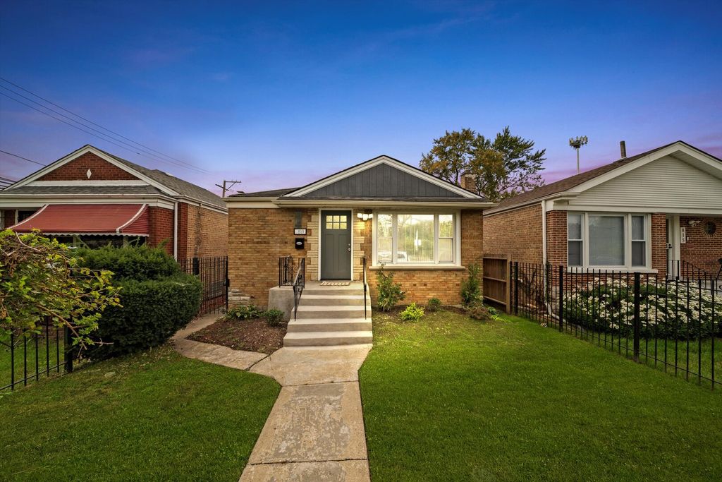 819 E 98th Place, Chicago, IL 60628