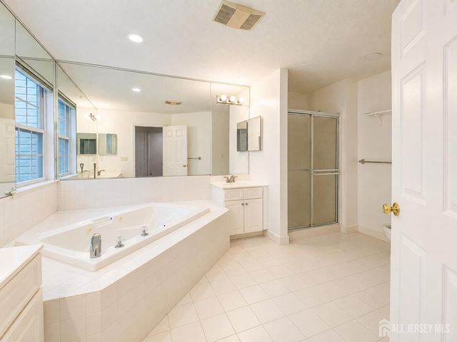 207 Prestwick Way, Edison, NJ 08820