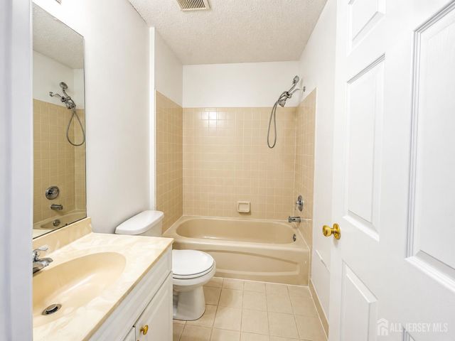 207 Prestwick Way, Edison, NJ 08820