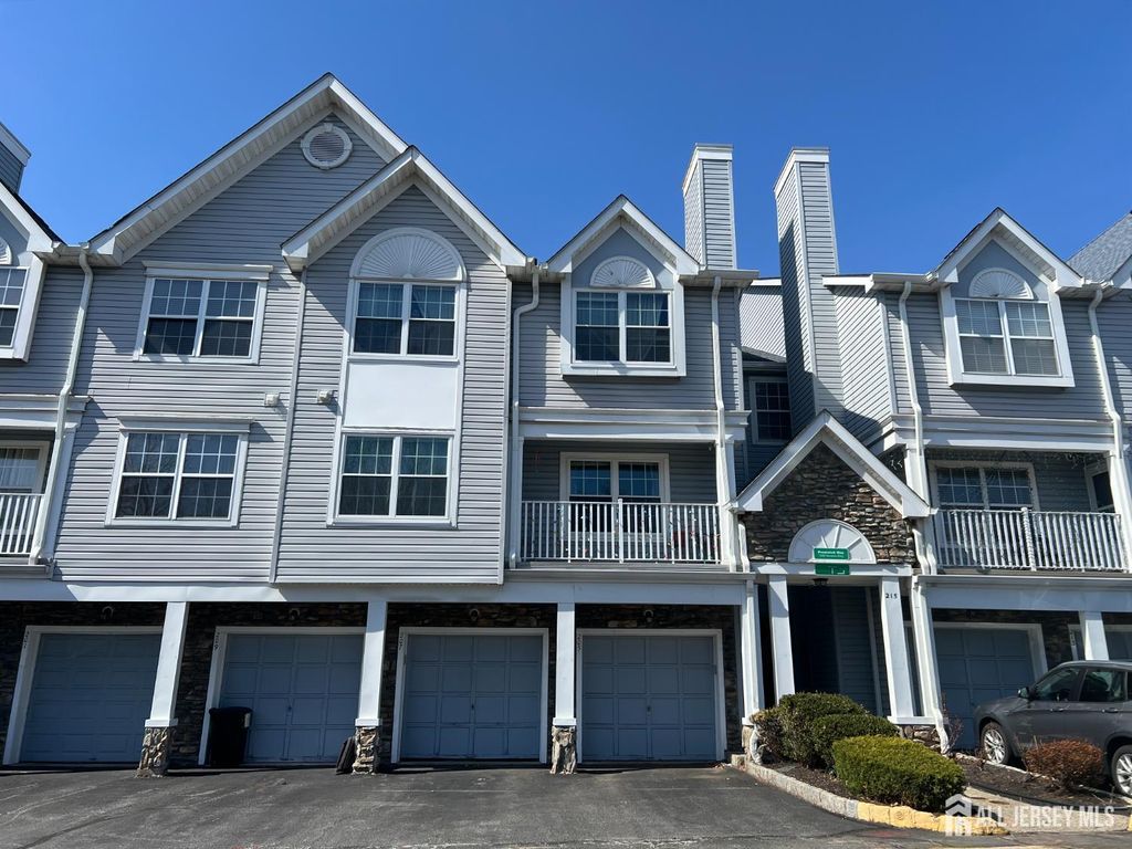 207 Prestwick Way, Edison, NJ 08820