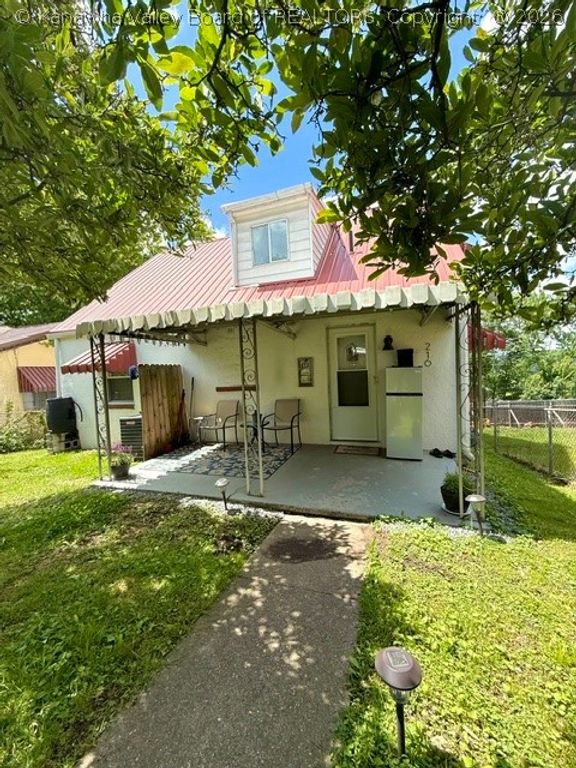 216 Sunset Drive, Charleston, WV 25301