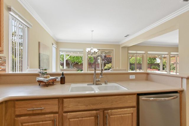 855 Waterfield Ct, Lincoln, CA 95648