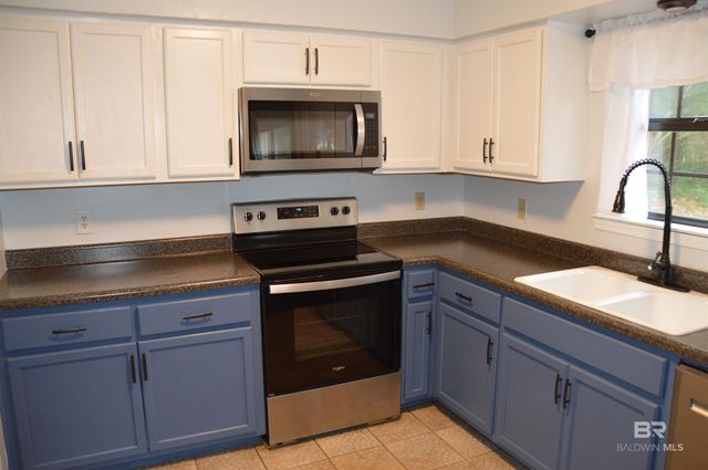2564 Manuel Drive, Lillian, AL 36549