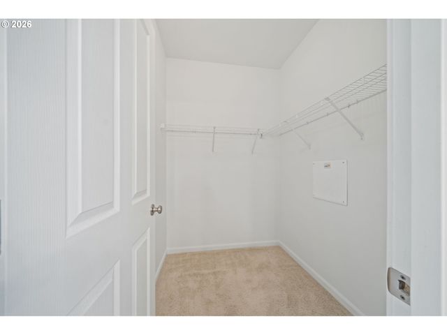 695 Nw FALLING WATERS Ln 304, Portland, OR 97229