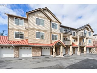 695 Nw FALLING WATERS Ln 304, Portland, OR 97229