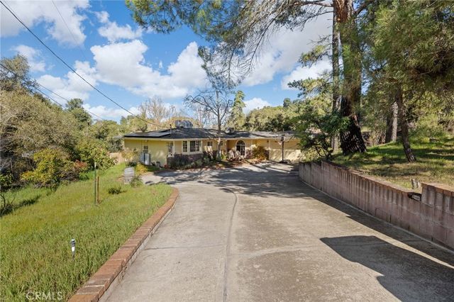 3325 Arena Road, Atascadero, CA 93422