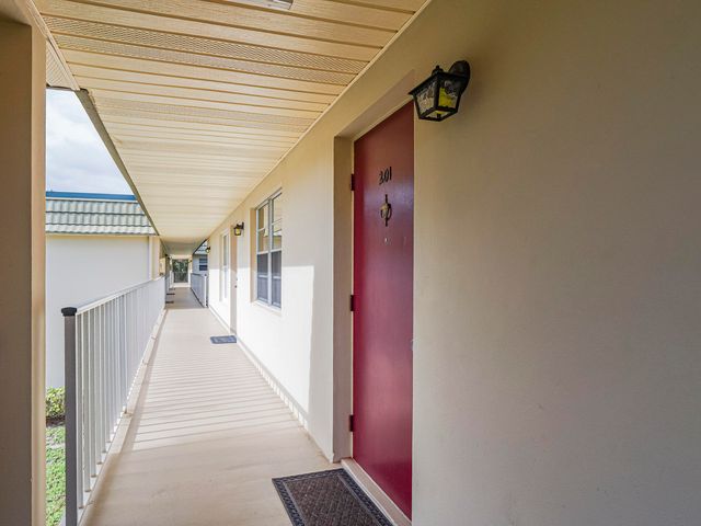 6 Vista Gardens Trail, Vero Beach, FL 32962