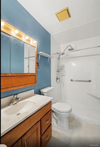 4483 Columbine Avenue, Burton, MI 48529