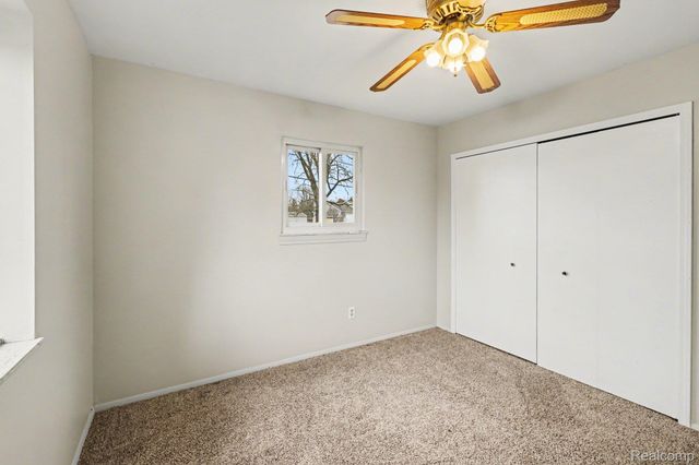 4483 Columbine Avenue, Burton, MI 48529