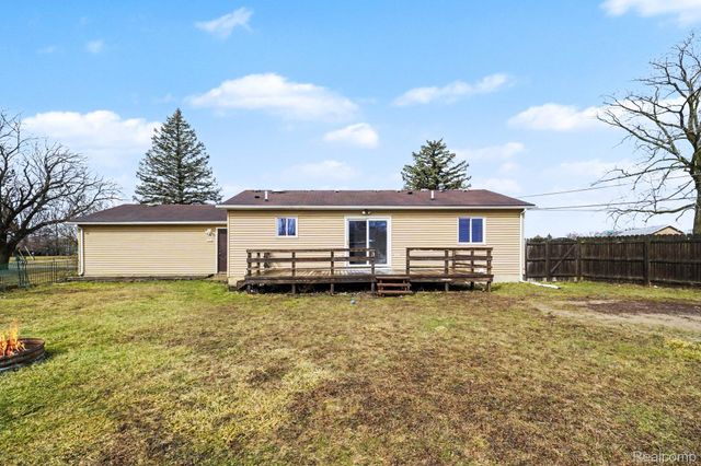 4483 Columbine Avenue, Burton, MI 48529