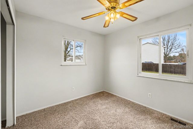 4483 Columbine Avenue, Burton, MI 48529