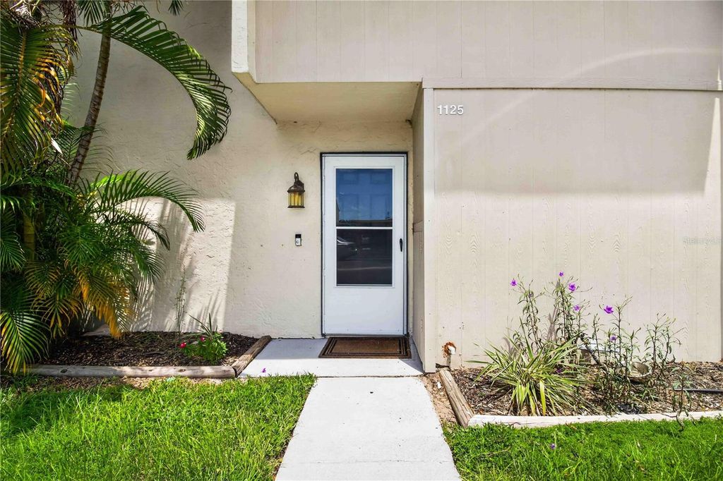 1125 LONGFELLOW WAY 125-B, SARASOTA, FL 34243 — exterior