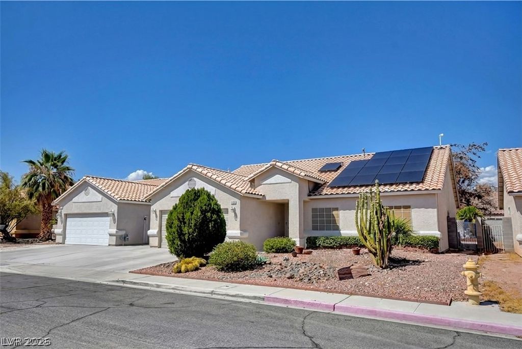 5129 Coral Beach Street, North Las Vegas, NV 89031 — photo 2