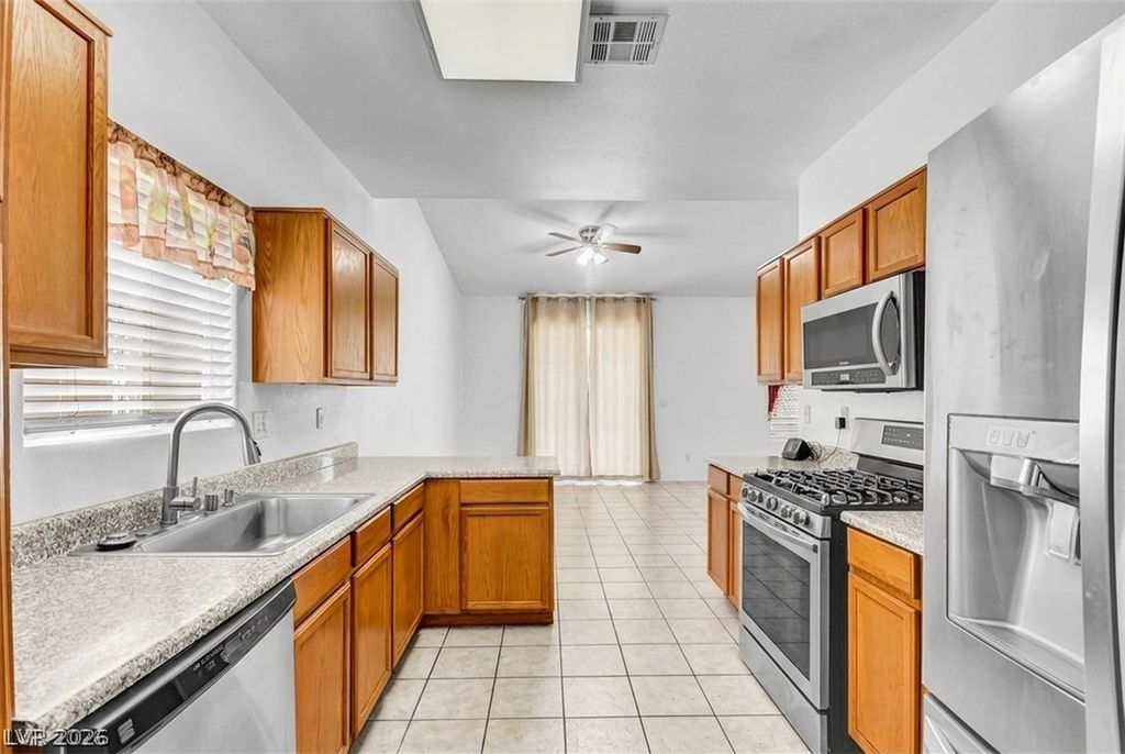 5129 Coral Beach Street, North Las Vegas, NV 89031 — photo 3