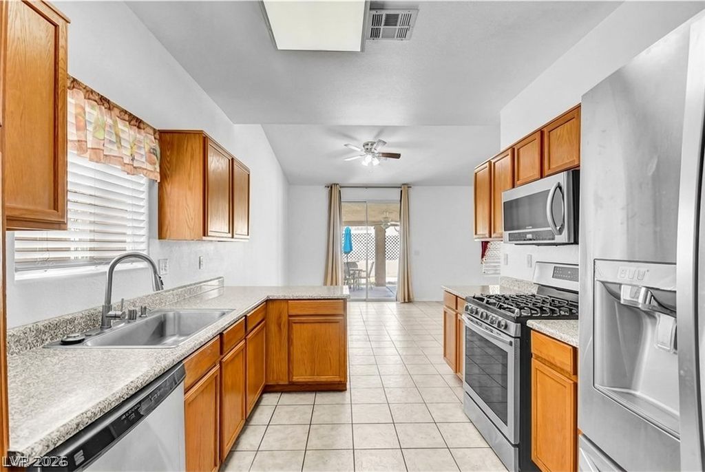 5129 Coral Beach Street, North Las Vegas, NV 89031 — photo 4