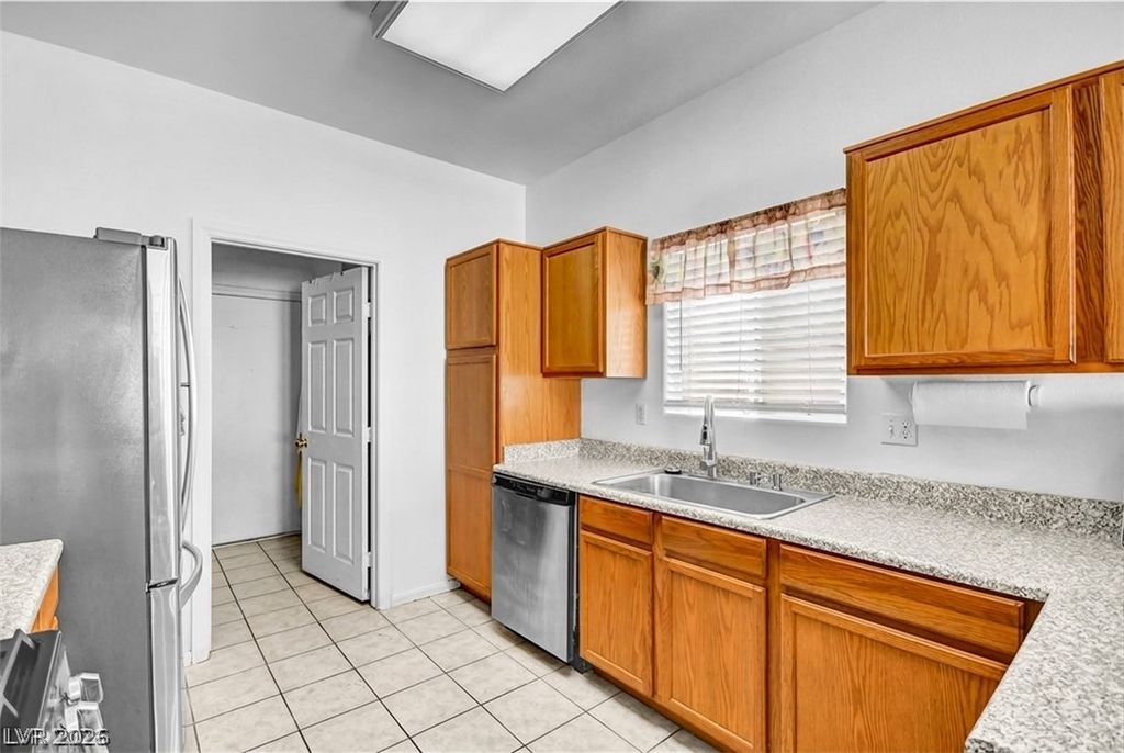 5129 Coral Beach Street, North Las Vegas, NV 89031 — photo 5