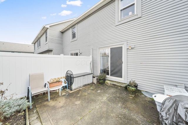 2744 Saltergate Drive, Dublin, OH 43016