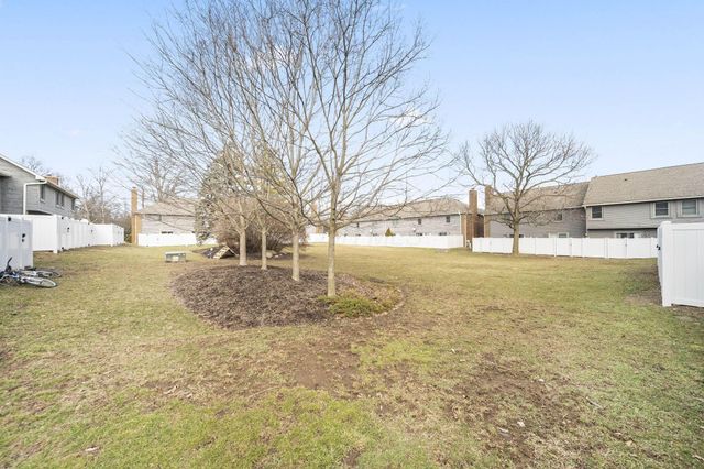 2744 Saltergate Drive, Dublin, OH 43016