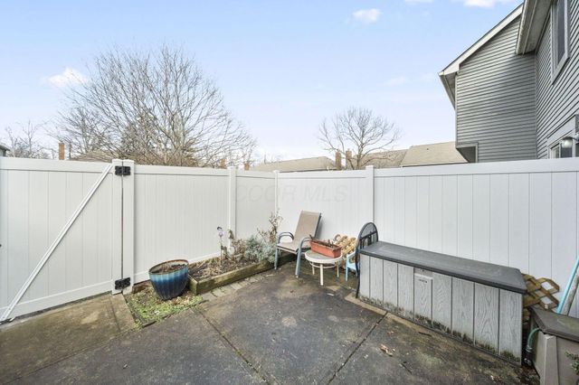 2744 Saltergate Drive, Dublin, OH 43016