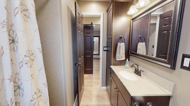 2021 Bridge Avenue, Albert Lea, MN 56007