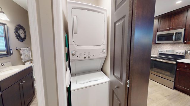 2021 Bridge Avenue, Albert Lea, MN 56007