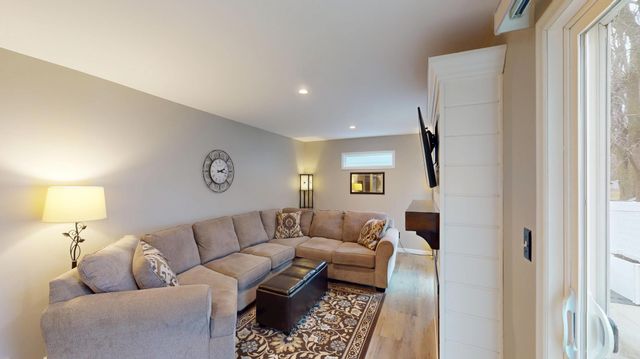 2021 Bridge Avenue, Albert Lea, MN 56007