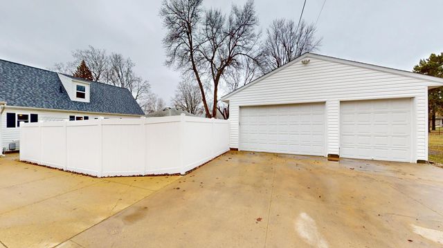 2021 Bridge Avenue, Albert Lea, MN 56007