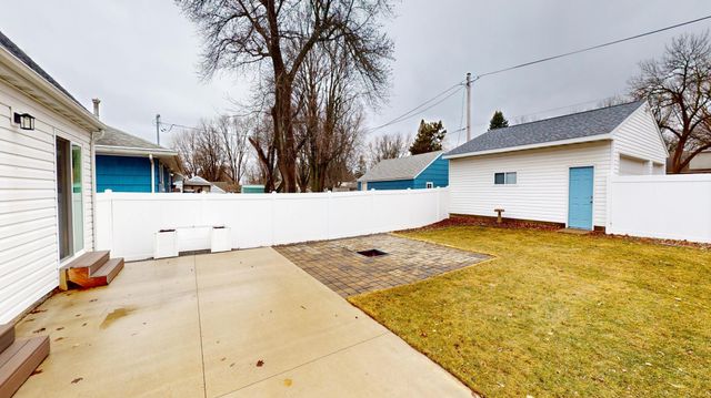 2021 Bridge Avenue, Albert Lea, MN 56007