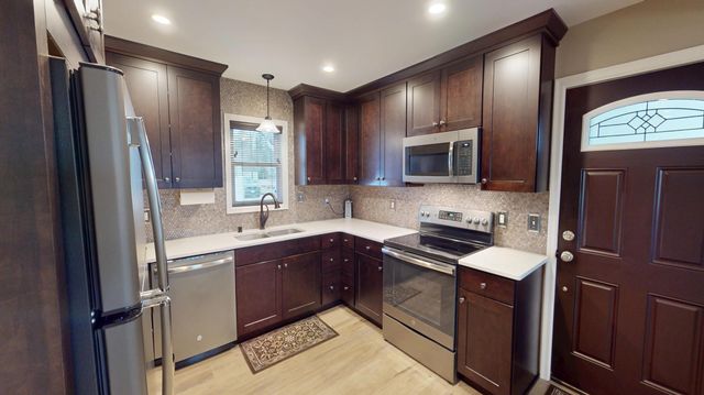 2021 Bridge Avenue, Albert Lea, MN 56007