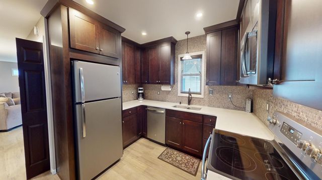 2021 Bridge Avenue, Albert Lea, MN 56007