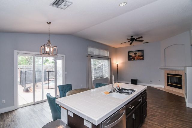 10064 Oglethorpe Way, Elk Grove, CA 95624
