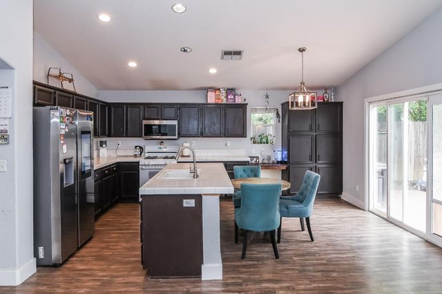 10064 Oglethorpe Way, Elk Grove, CA 95624