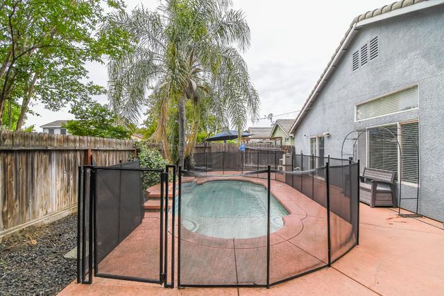 10064 Oglethorpe Way, Elk Grove, CA 95624