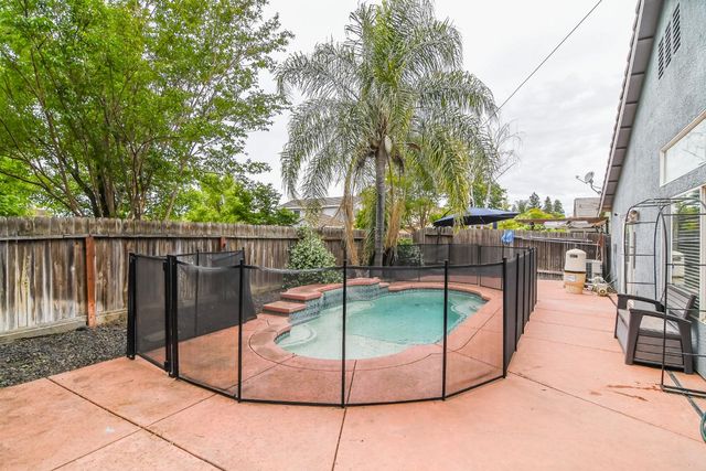 10064 Oglethorpe Way, Elk Grove, CA 95624