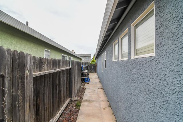 10064 Oglethorpe Way, Elk Grove, CA 95624