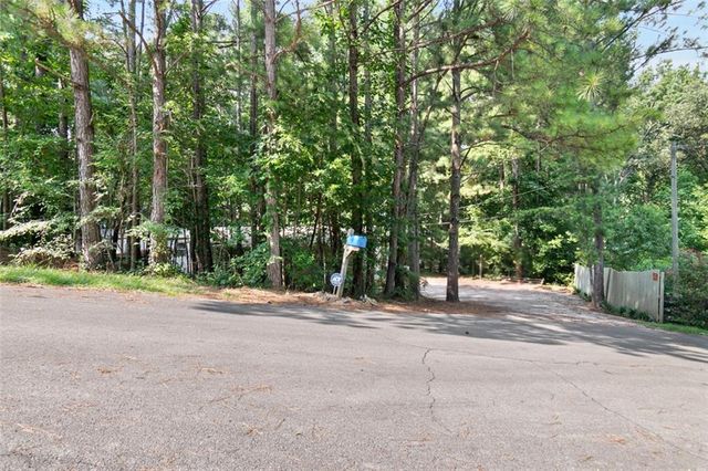 5002 Bee Tree Road SE, Acworth, GA 30102