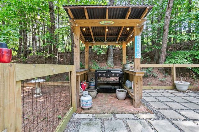 5002 Bee Tree Road SE, Acworth, GA 30102