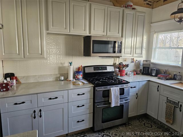 504 W Broadway, Marietta, OK 73448