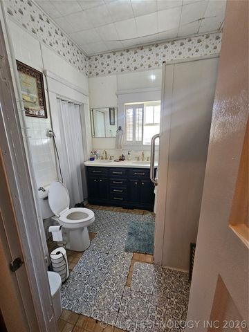 504 W Broadway, Marietta, OK 73448