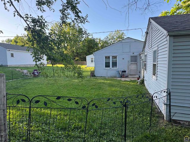 2535 SE Wisconsin AVE, Topeka, KS 66605