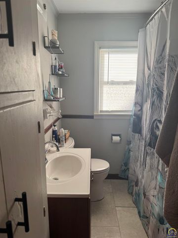 2535 SE Wisconsin AVE, Topeka, KS 66605