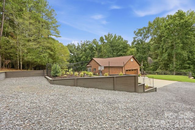 2055 Tiger Paw Lane, York, SC 29745