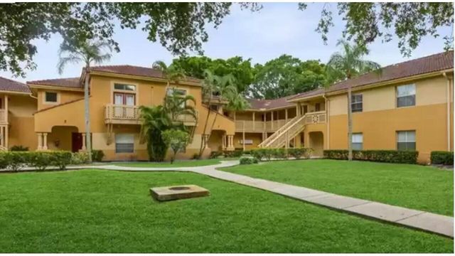 4847 Via Palm Lakes 1017, West Palm Beach, FL 33417