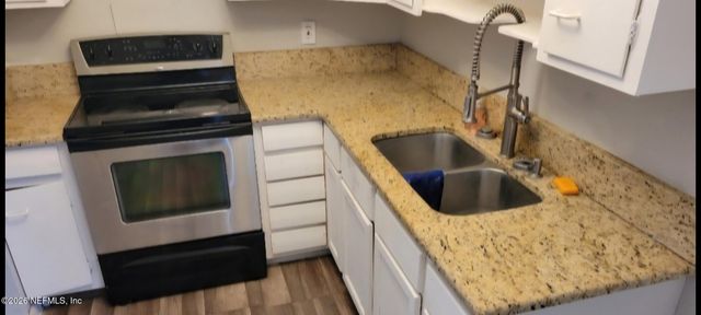 8524 HOWELL Drive, Jacksonville, FL 32208