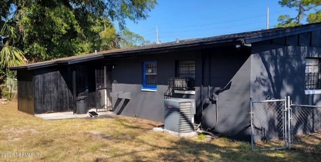 8524 HOWELL Drive, Jacksonville, FL 32208