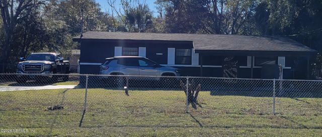 8524 HOWELL Drive, Jacksonville, FL 32208